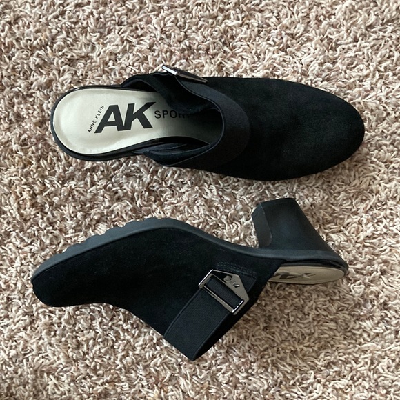 Anne Klein size 8 clogs - Picture 1 of 9
